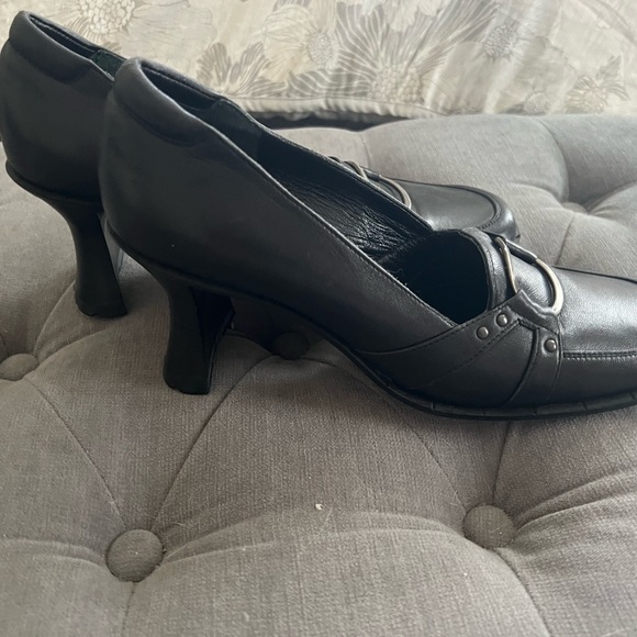 Goffredo Fantini Black Heeled Loafer Size 39.5 Gently worn - Picture 2 of 4
